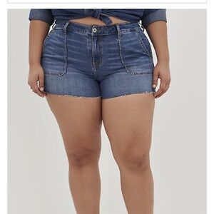 TORRID high rise midwash denim shortie shorts